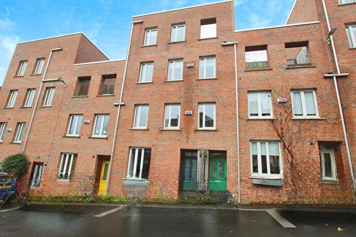 3 Bedroom Flat For Sale In Kingfisher Place, Newcastle Upon Tyne, NE6