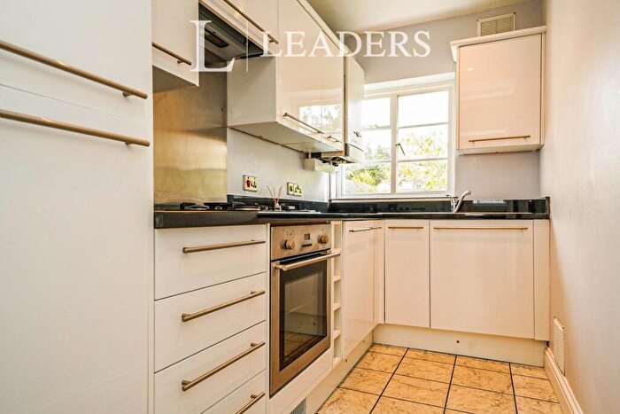 2 Bedroom Apartment To Rent In Battledown Approach, Chelt, GL52