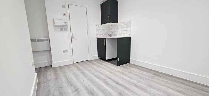 Studio To Rent In Dacre Crescent, Aveley, RM15