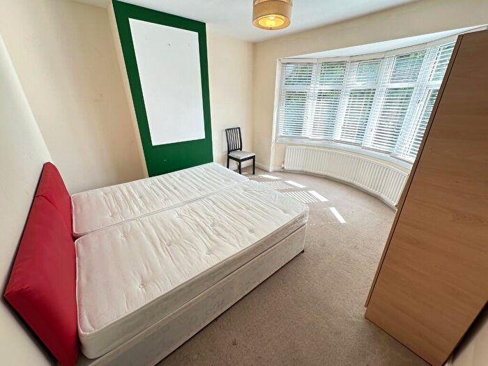 Studio To Rent In Room, Richmond Hill, Luton, Bedfordshire, LU2