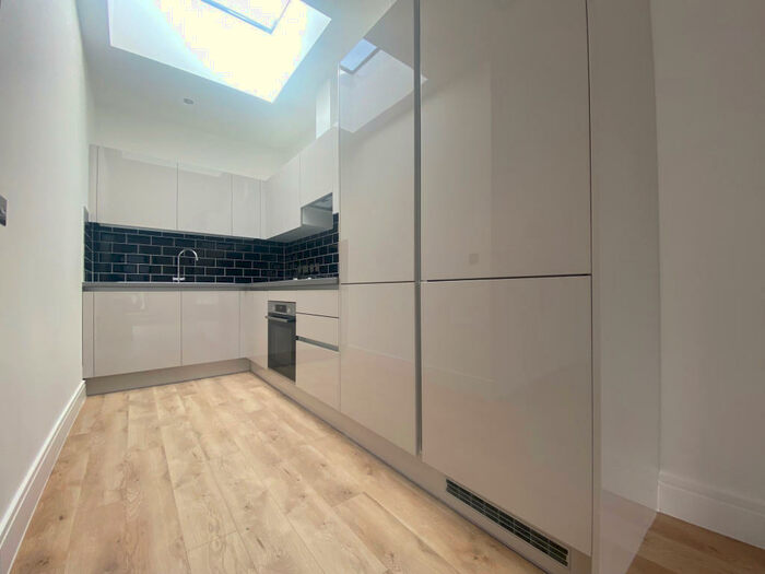 2 Bedroom Flat To Rent In High Street, Orpington, BR6