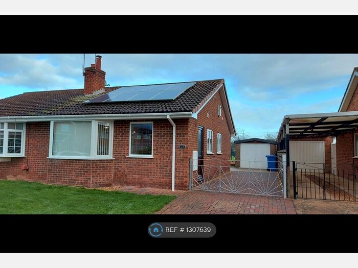 2 Bedroom Semi-Detached House To Rent In St Martins Close, York YO41