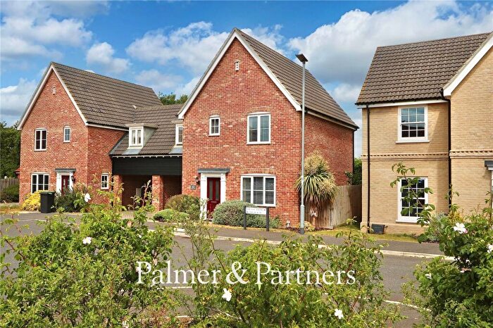 3 Bedroom Link Detached House For Sale In Thacker Close, Bramford, Suffolk, IP8