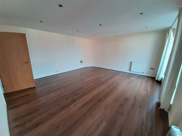 1 Bedroom Flat To Rent In Watkin Road, Leicester, LE2