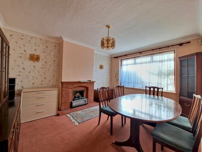 3 Bedroom Terraced House To Rent In Coles Green Road, Neasden, NW2