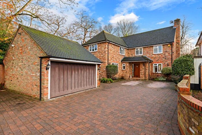 4 Bedroom Detached House For Sale In Tower Grove, Weybridge, KT13