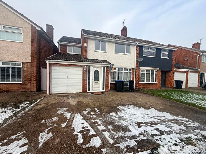 4 Bedroom Semi-Detached House To Rent In Hartforth Avenue, Middlesbrough, TS5