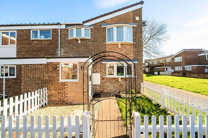 3 Bedroom End Of Terrace House For Sale In Islandsmead, Eldene, Swindon, SN3