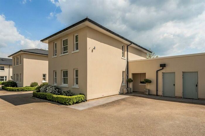 3 Bedroom Detached House For Sale In Sturts Lane, Walton On The Hill, KT20