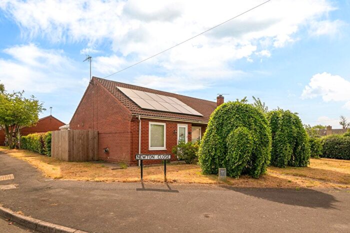 2 Bedroom Semi-Detached Bungalow For Sale In Newton Close, Swinderby, LN6