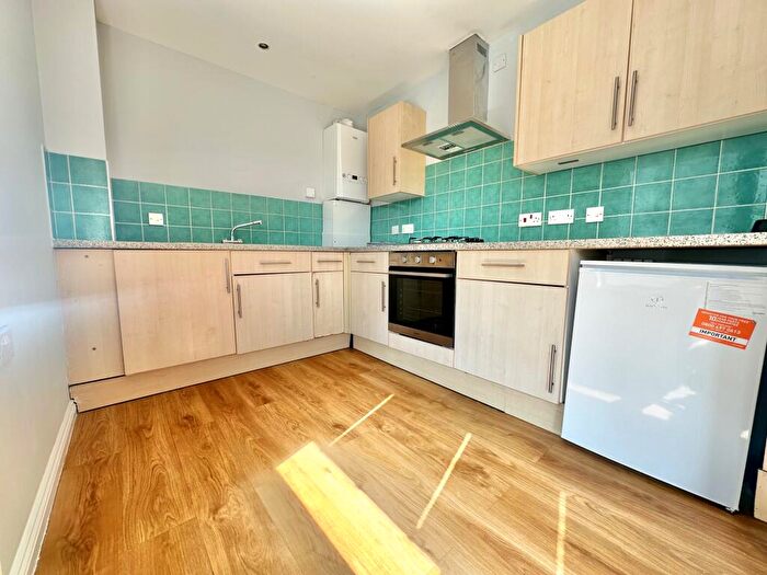 2 Bedroom Flat To Rent In Denmark Road, Poole, BH15
