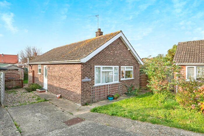 2 Bedroom Detached House For Sale In Lighthouse Close, Happisburgh, Norwich, NR12