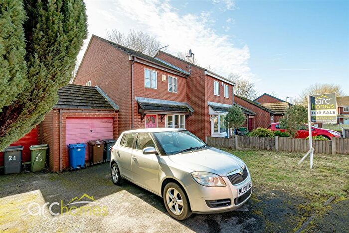 3 Bedroom Semi Detached House For Sale In Parr Street, Tyldesley, Manchester, M29