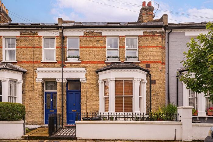 2 Bedroom Maisonette To Rent In Ringford Road, London, SW18