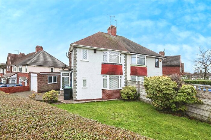 3 Bedroom Semi Detached House For Sale In Salop Road, Oldbury, West Midlands, B68