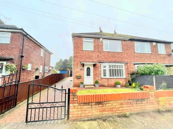 3 Bedroom Semi-Detached House To Rent In Westkirke Avenue, Scartho, Grimsby, DN33