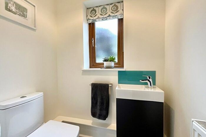 4 Bedroom Detached House For Sale In Paddock View, Todwick, Sheffield, S26