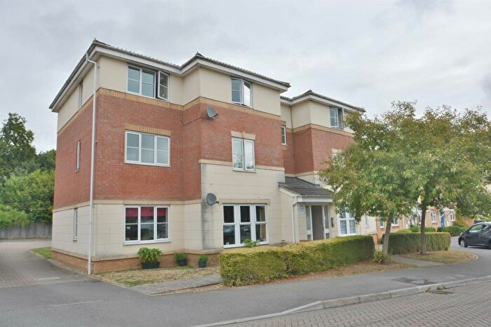 2 Bedroom Apartment For Sale In Yew Court, Hibiscus Crescent, Andover, SP10