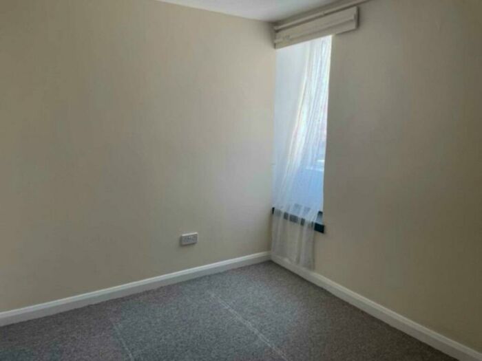 1 Bedroom Flat To Rent In Bridge Street, Witney, OX28