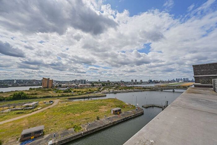 3 Bedroom Flat To Rent In Rendel Apartments, Lock Side Way, Royal Docks, London, E16