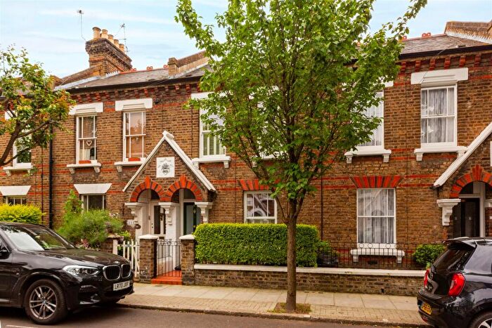 3 Bedroom House To Rent In Sabine Road, London, SW11