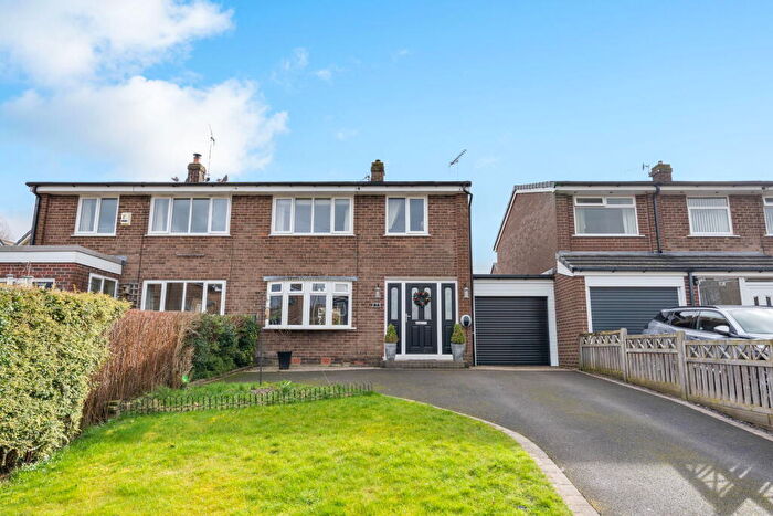 3 Bedroom Semi-Detached House For Sale In Burnside, Hadfield, Glossop, SK13