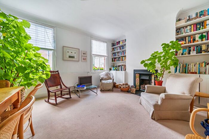 1 Bedroom Flat For Sale In Caxton Road, Shepherd's Bush, London, W12