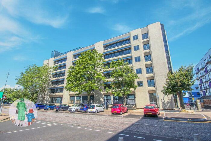 1 Bedroom Flat To Rent In Skyline House, Swingate. Stevenage, SG1