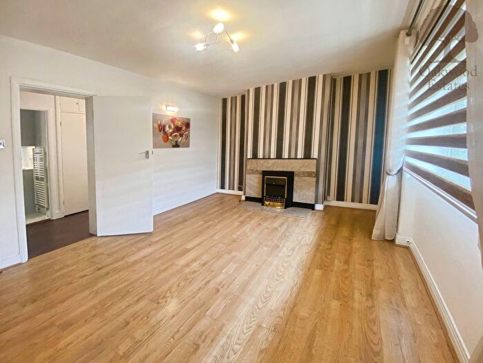 2 Bedroom Flat To Rent In Courtlands, Maidenhead, SL6