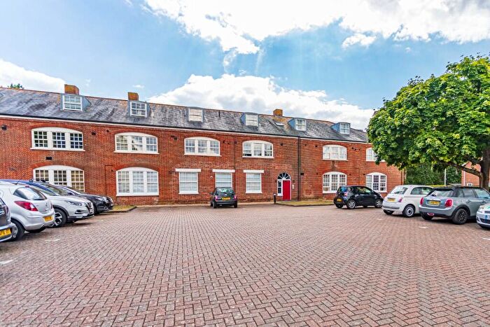 2 Bedroom Flat To Rent In Dragoon Way, Christchurch, Dorset, BH23