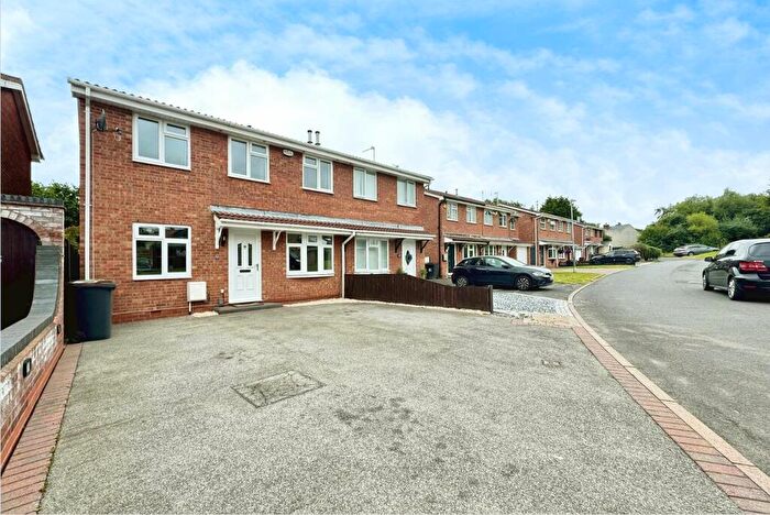 4 Bedroom Semi-Detached House To Rent In Cambridge Drive, Nuneaton, CV10