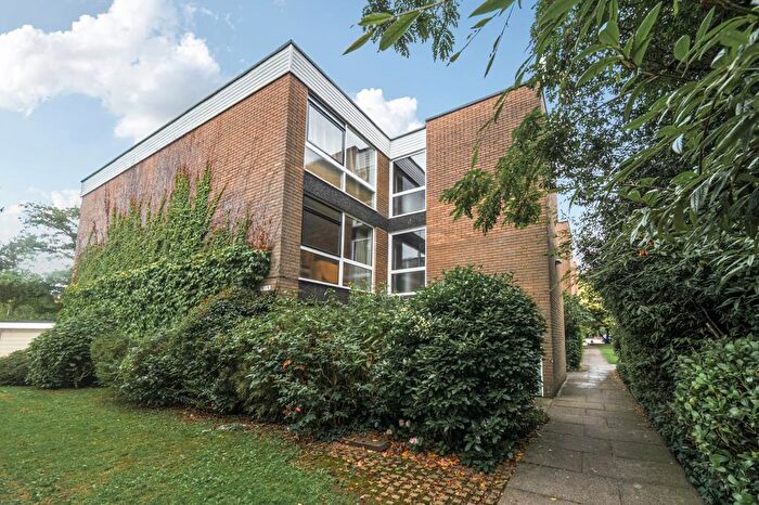 1 Bedroom Flat For Sale In Walton Manor, North Oxford, OX2