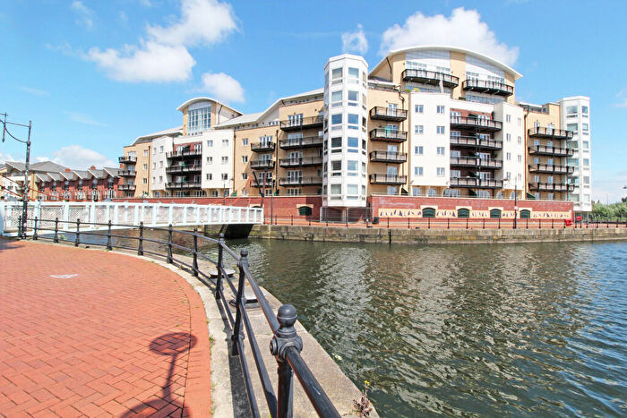 3 Bedroom Apartment To Rent In Adventurers Quay, Cardiff Bay, CF10
