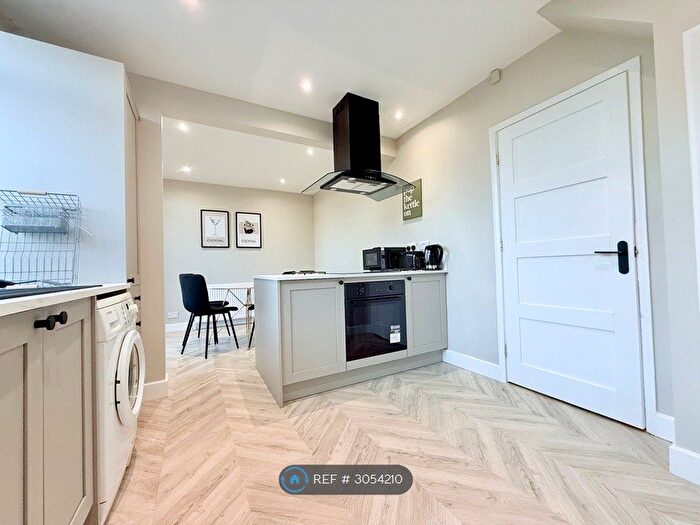3 Bedroom Semi Detached House To Rent In Carr Manor View, Leeds, LS17