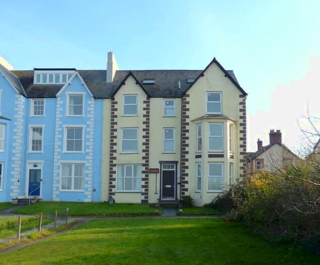 1 Bedroom Flat To Rent In Yenton, Lanfairfechan, LL33
