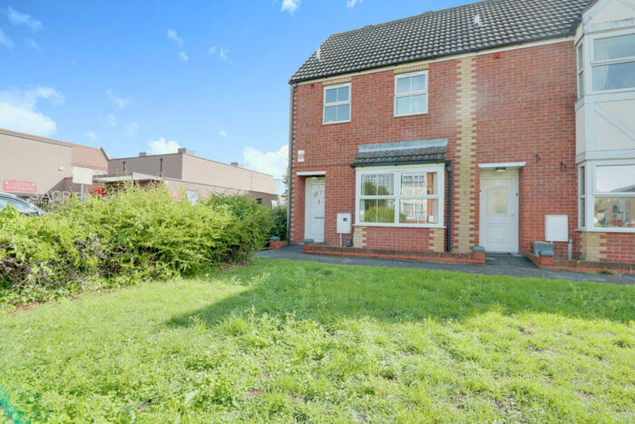 2 Bedroom End Of Terrace House To Rent In Fowler Close, Southend-on-sea, SS1