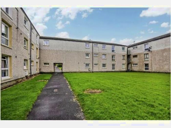 2 Bedroom Flat To Rent In Oak Road, Cumbernauld, G67