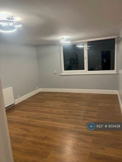 2 Bedroom Flat To Rent In Downs Court, Luton, LU1