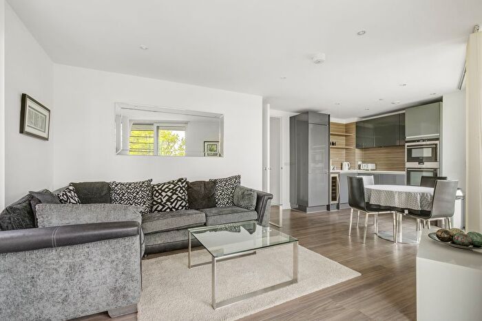 2 Bedroom Flat To Rent In Copperlight Apartments, Buckhold Road, Wandsworth, SW18