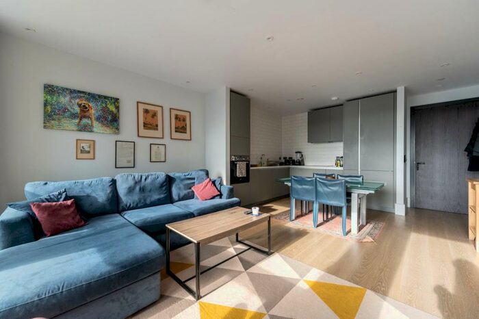 2 Bedroom Flat To Rent In High Street, Croydon, CR0