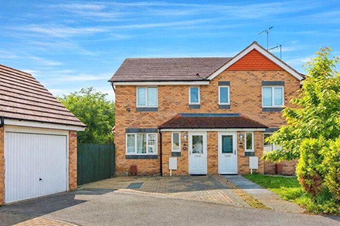 3 Bedroom Semi-Detached House For Sale In Goodwin Close, Wellingborough, NN8