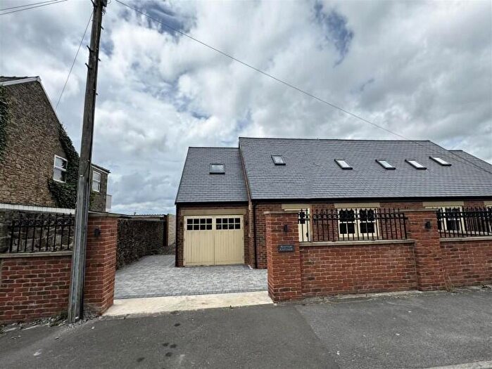 3 Bedroom Semi-Detached House For Sale In Iveston, DH8