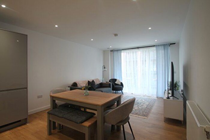 2 Bedroom Flat To Rent In Hatcham Street, London, SE26