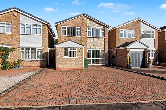 3 Bedroom Detached House For Sale In Stonebury Avenue, Coventry, CV5