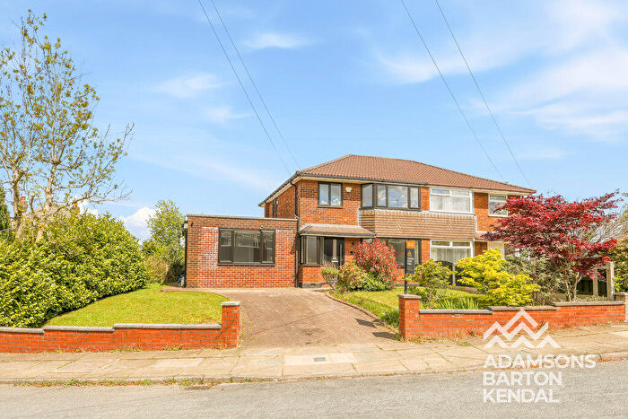 4 Bedroom Semi-Detached House For Sale In Craiglands, Rochdale, OL16