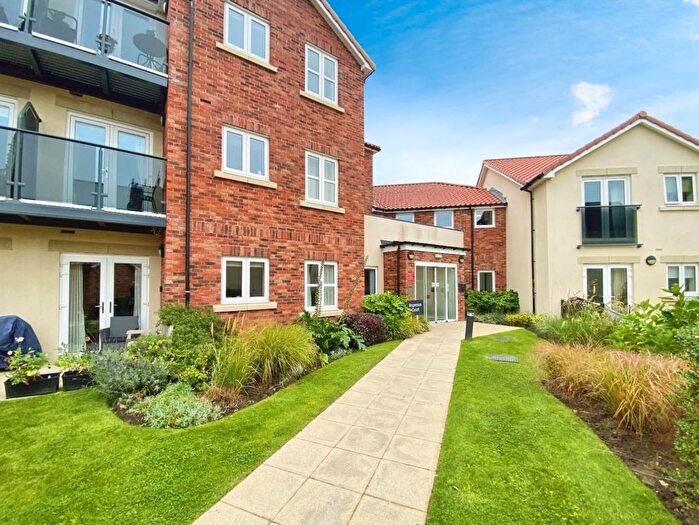2 Bedroom Flat To Rent In Rogerson Court, Pocklington, York, YO42