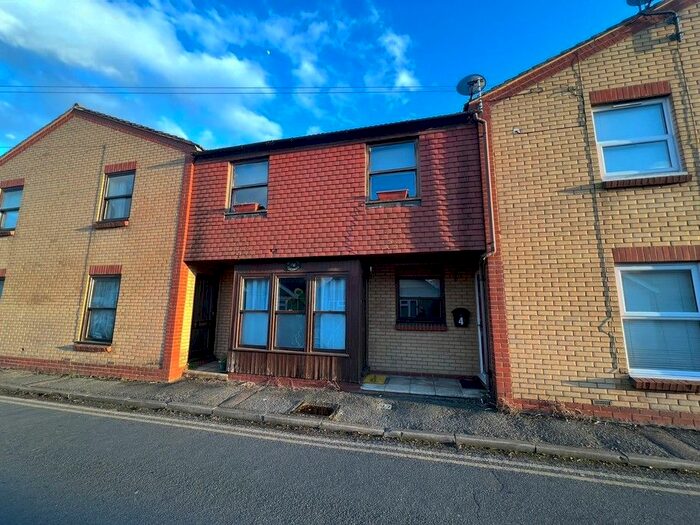 2 Bedroom Terraced House To Rent In Rusham Road, Egham, TW20