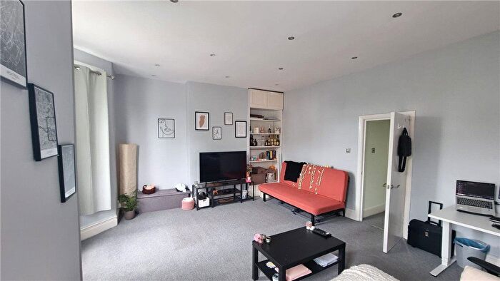 2 Bedroom Flat To Rent In South Norwood Hill, London, SE25