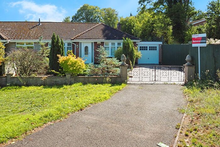2 Bedroom Bungalow For Sale In Greenwood Vale, Hucknall, Nottingham, Nottinghamshire, NG15