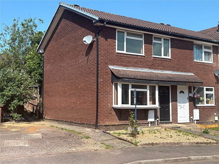 3 Bedroom End Terrace House For Sale In Oriel Road, Daventry, Northamptonshire, NN11